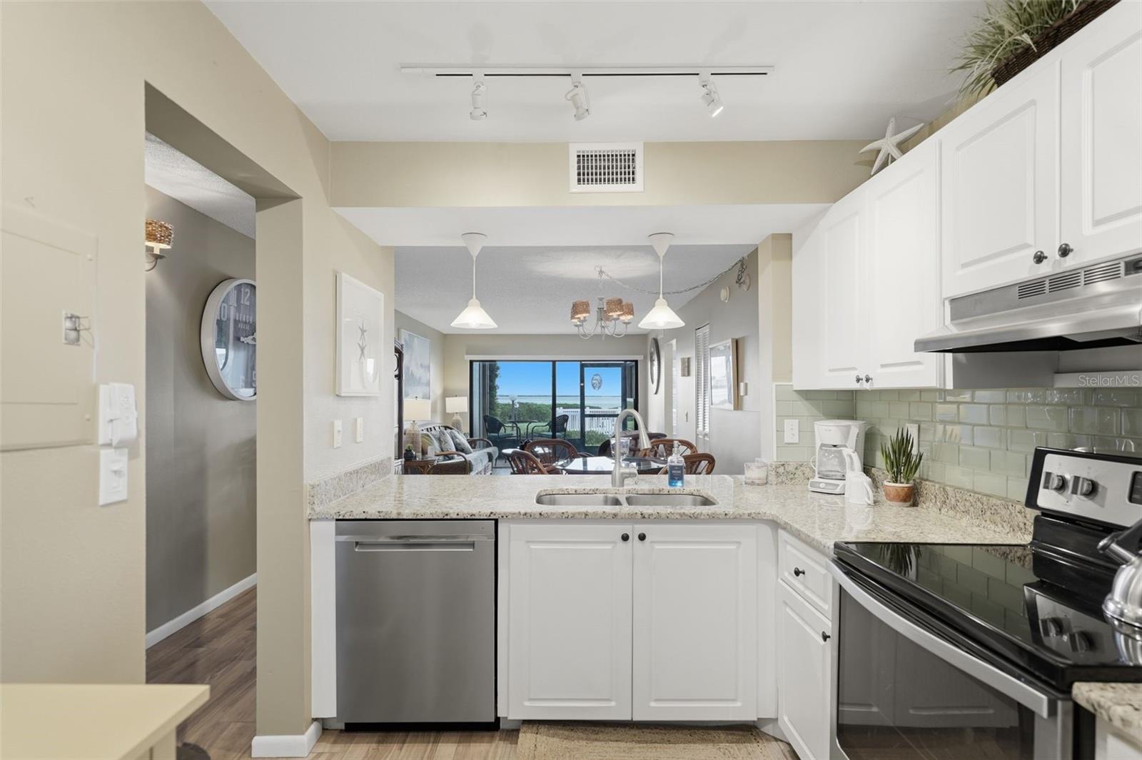 6104 PALMA DEL MAR BLVD S #112 — photo 4
