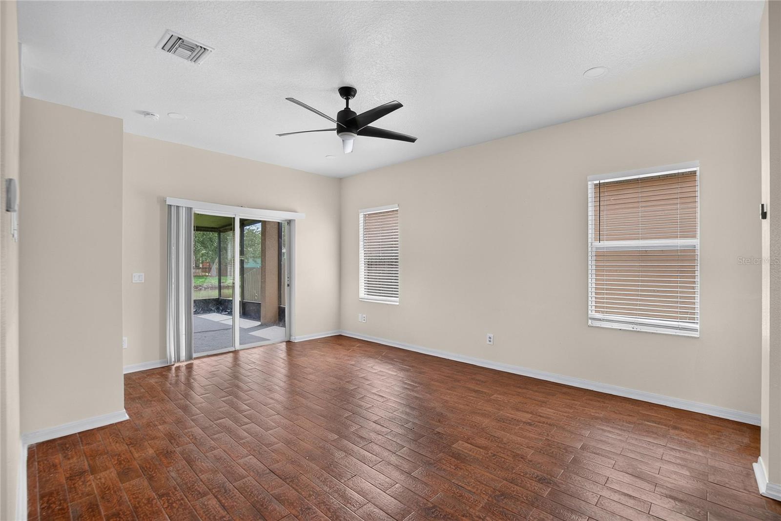 1824 ATLANTIC DR — photo 9