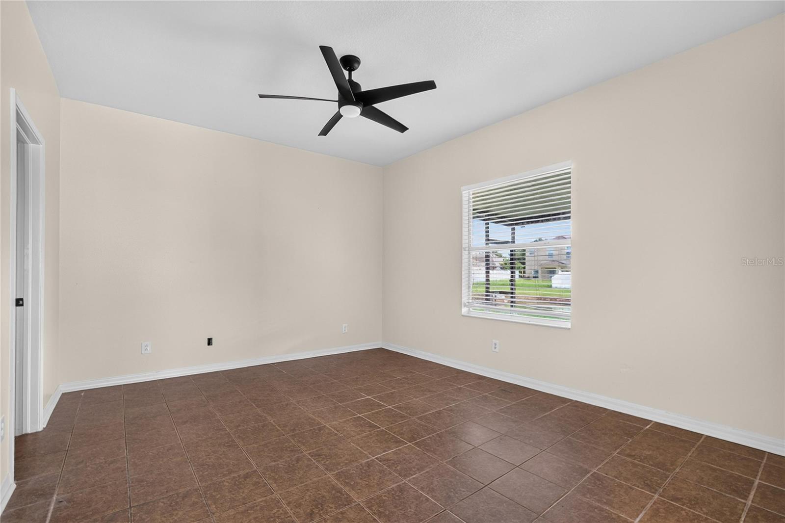 1824 ATLANTIC DR — photo 25