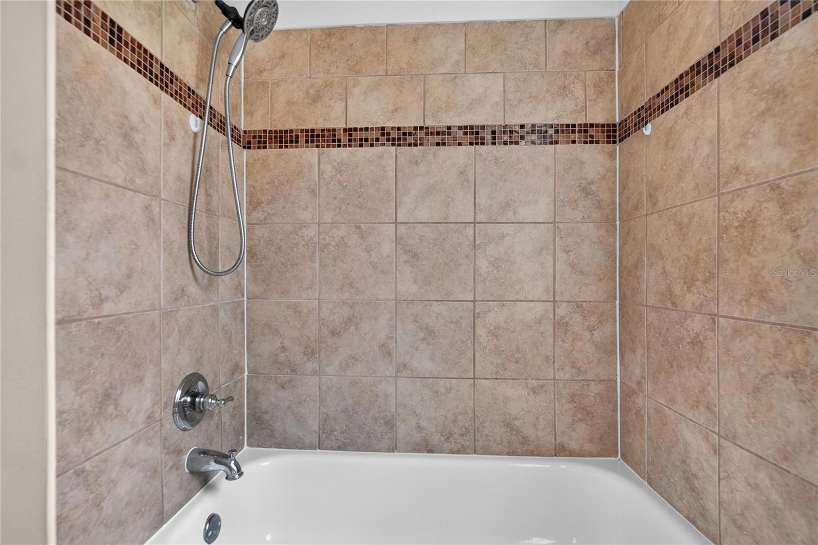 1824 ATLANTIC DR — photo 21