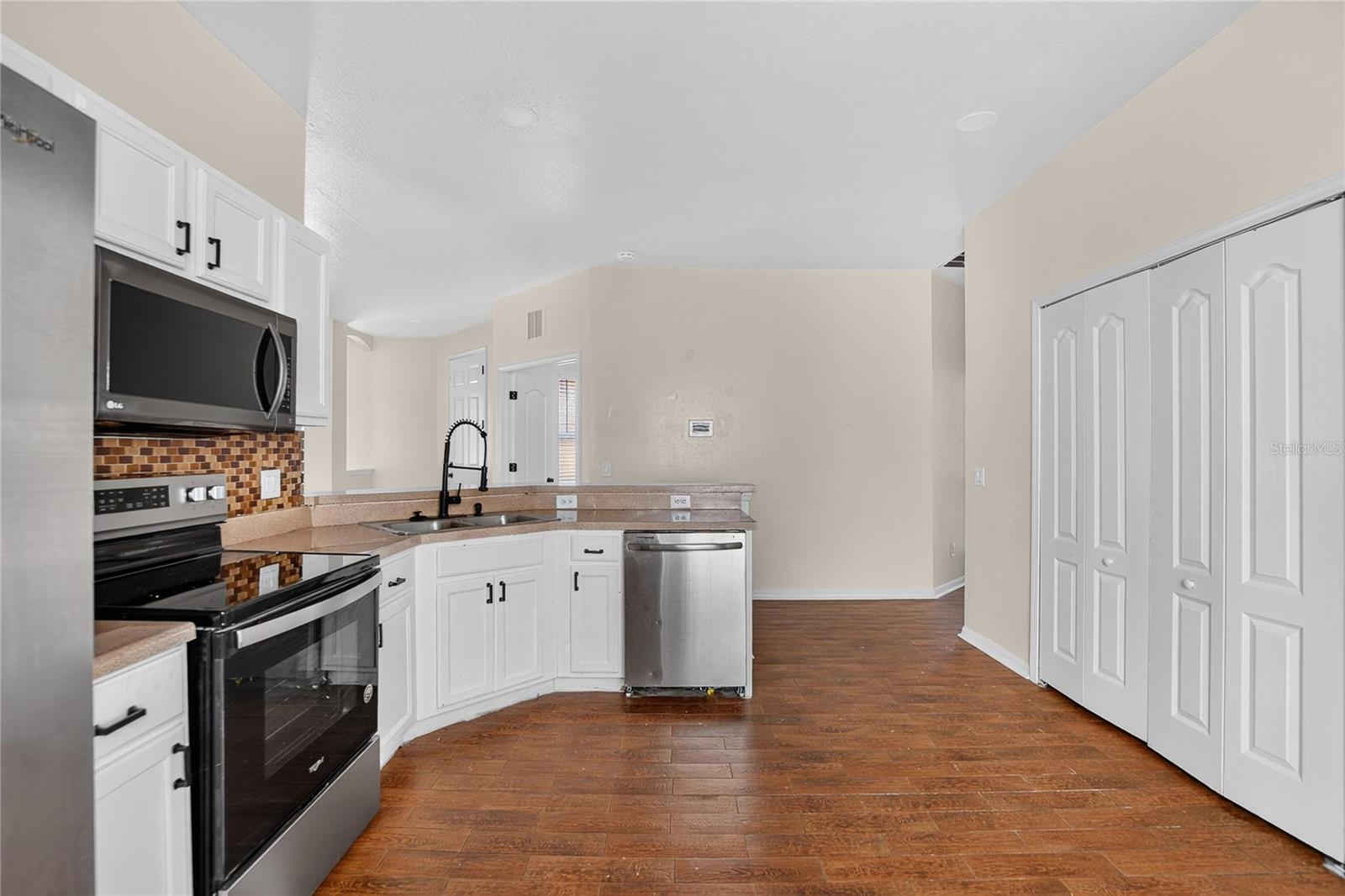 1824 ATLANTIC DR — photo 17