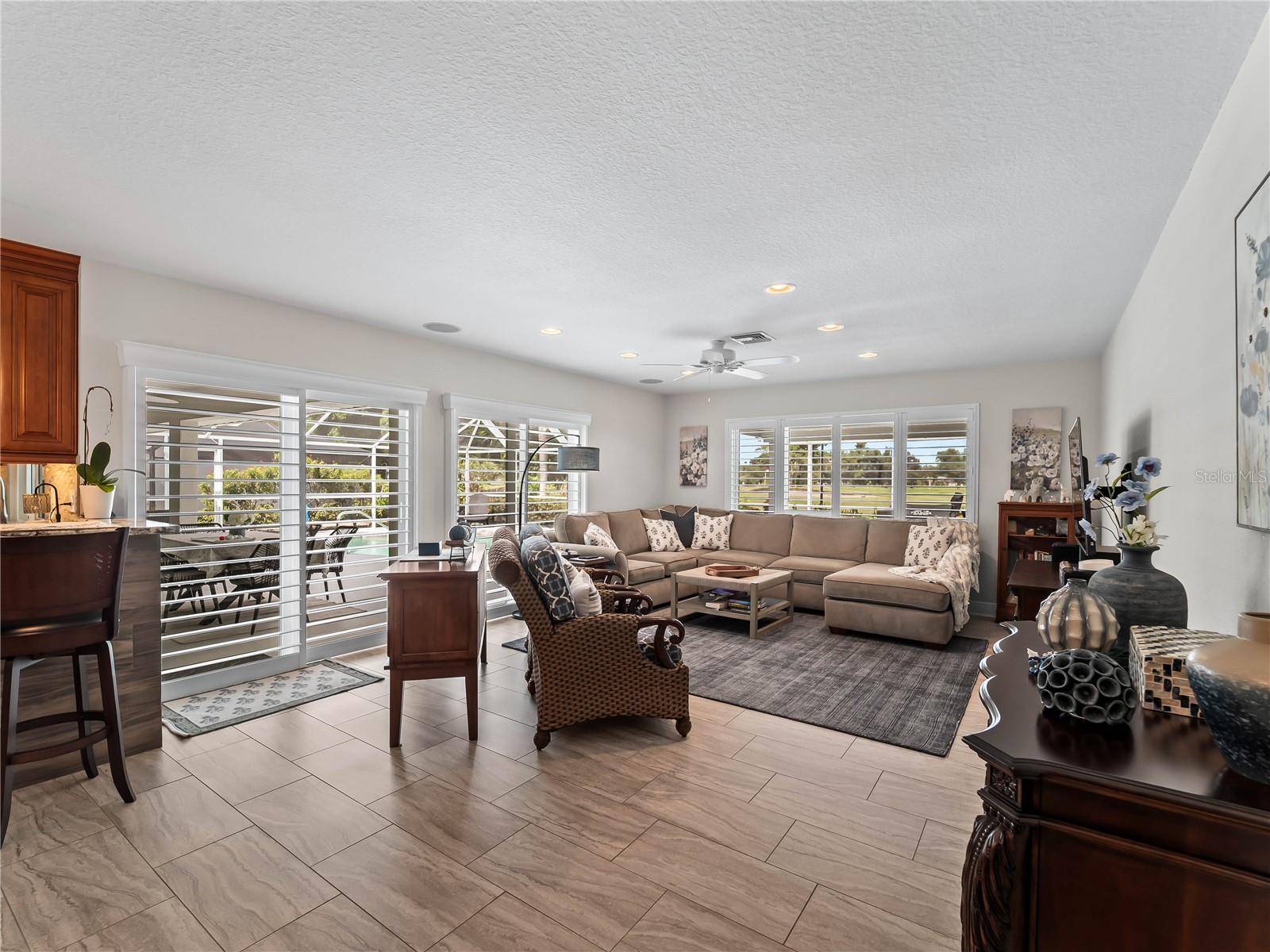 972 E GONDOLA DR — photo 37