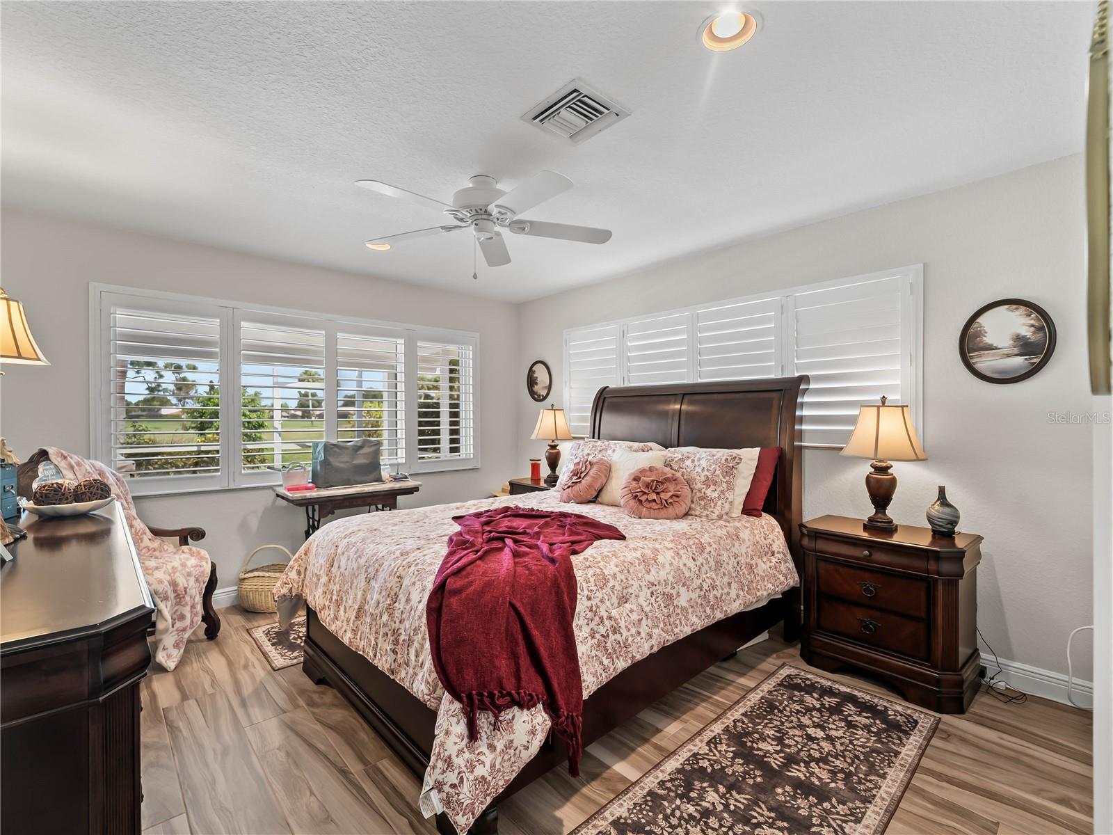 972 E GONDOLA DR — photo 43