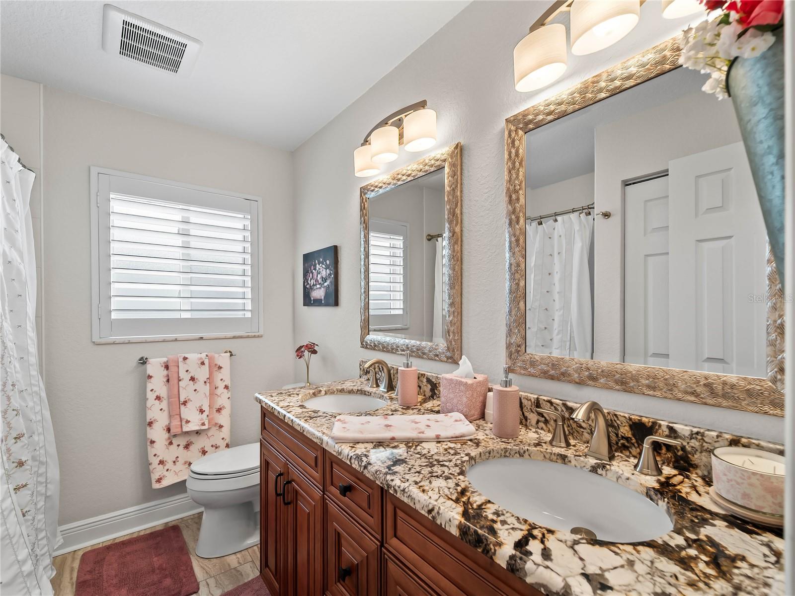 972 E GONDOLA DR — photo 48