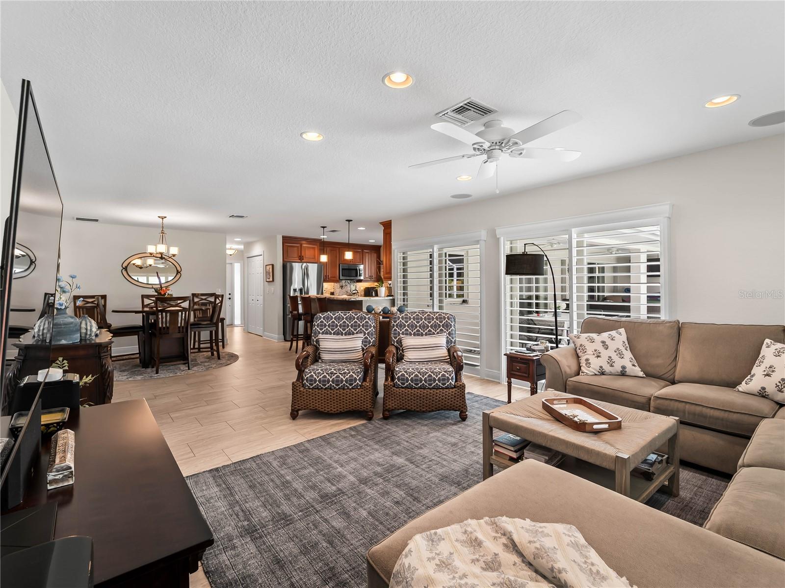 972 E GONDOLA DR — photo 41