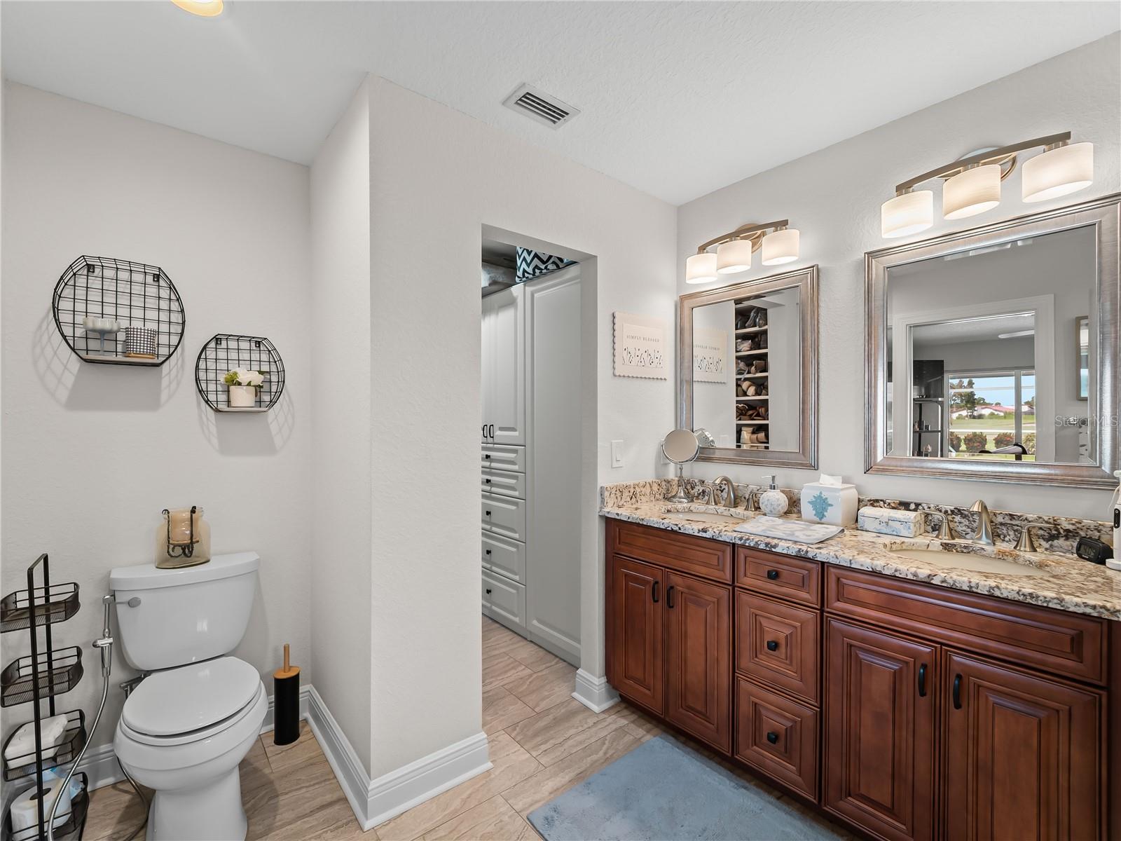 972 E GONDOLA DR — photo 29