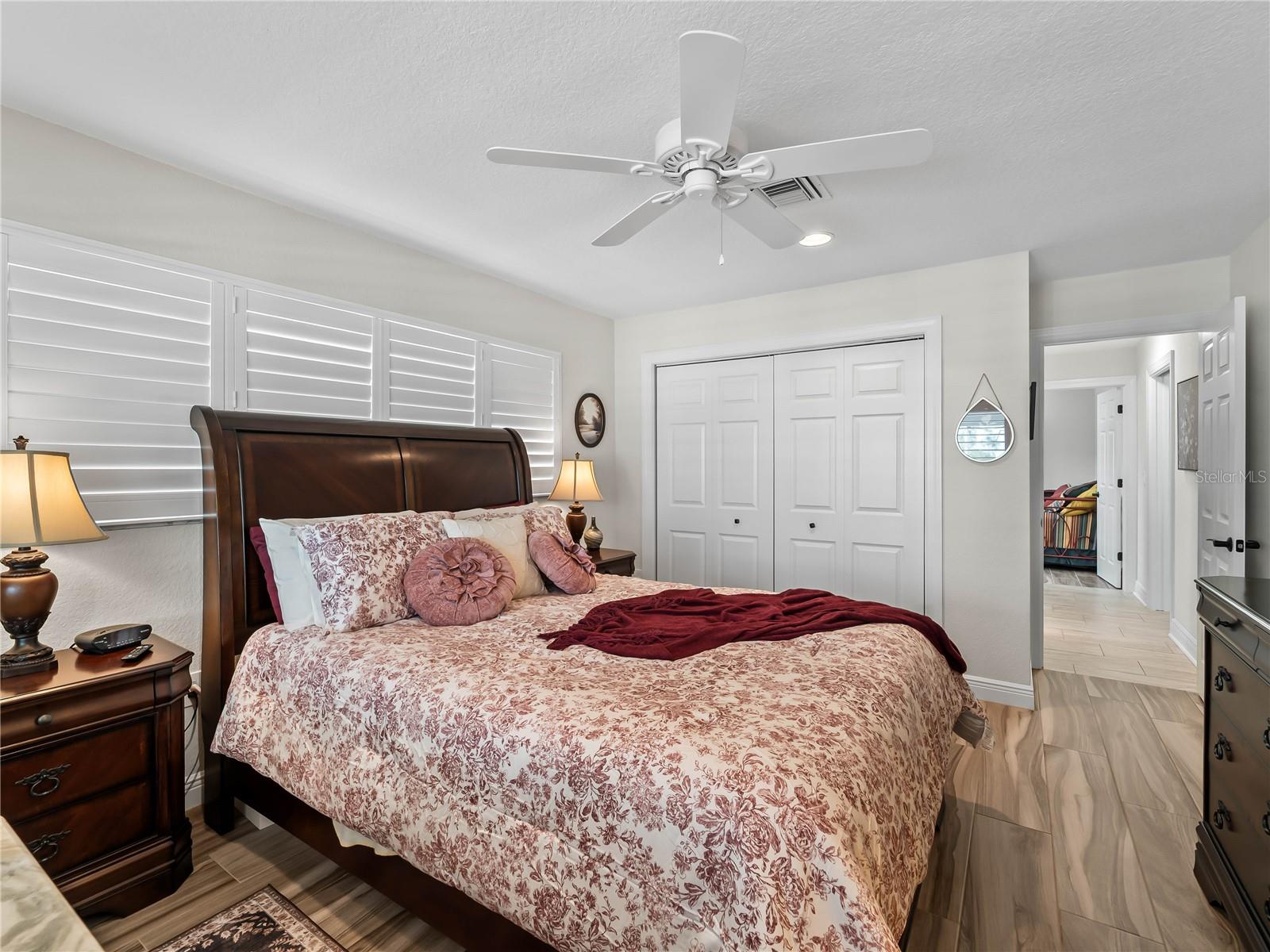 972 E GONDOLA DR — photo 44