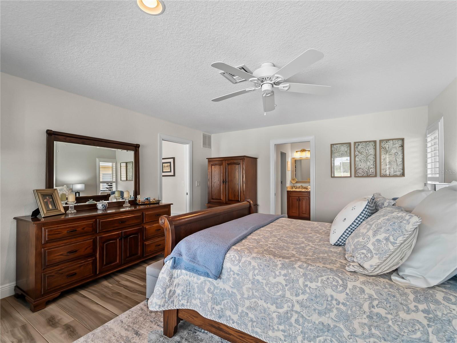 972 E GONDOLA DR — photo 25