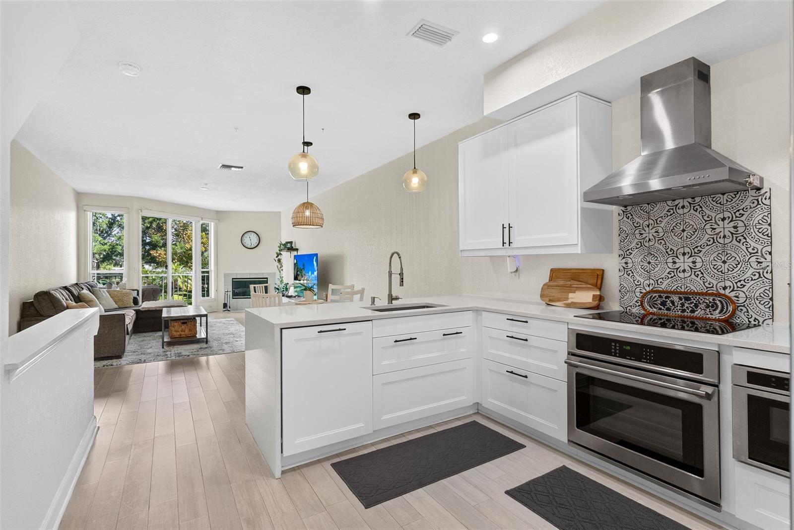 106 BRENT CIR — photo 3