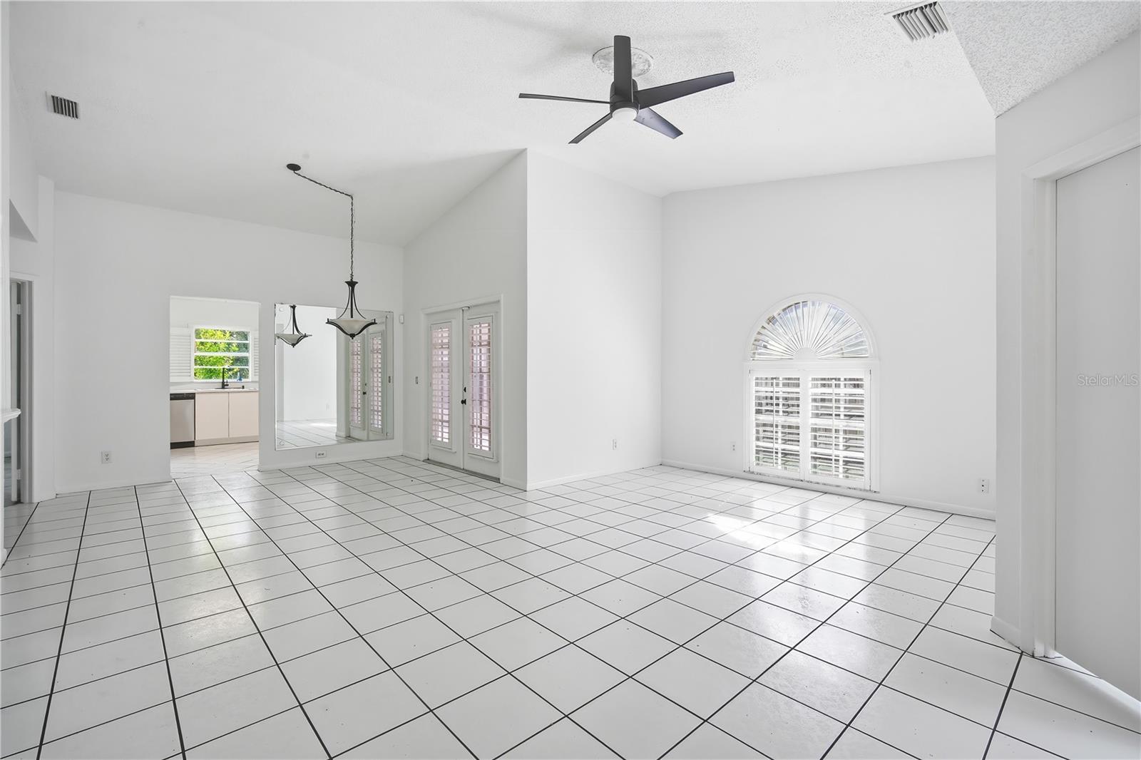 24724 SILVERSMITH DR — photo 7