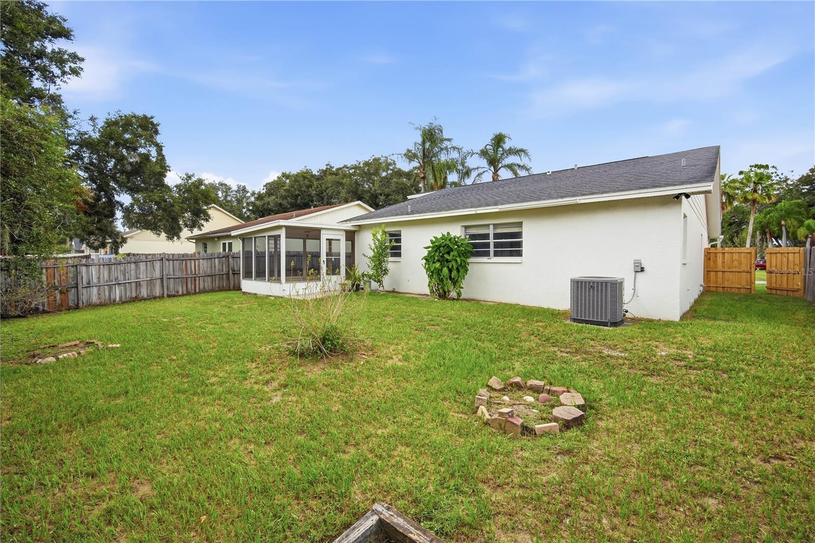 24724 SILVERSMITH DR — photo 4