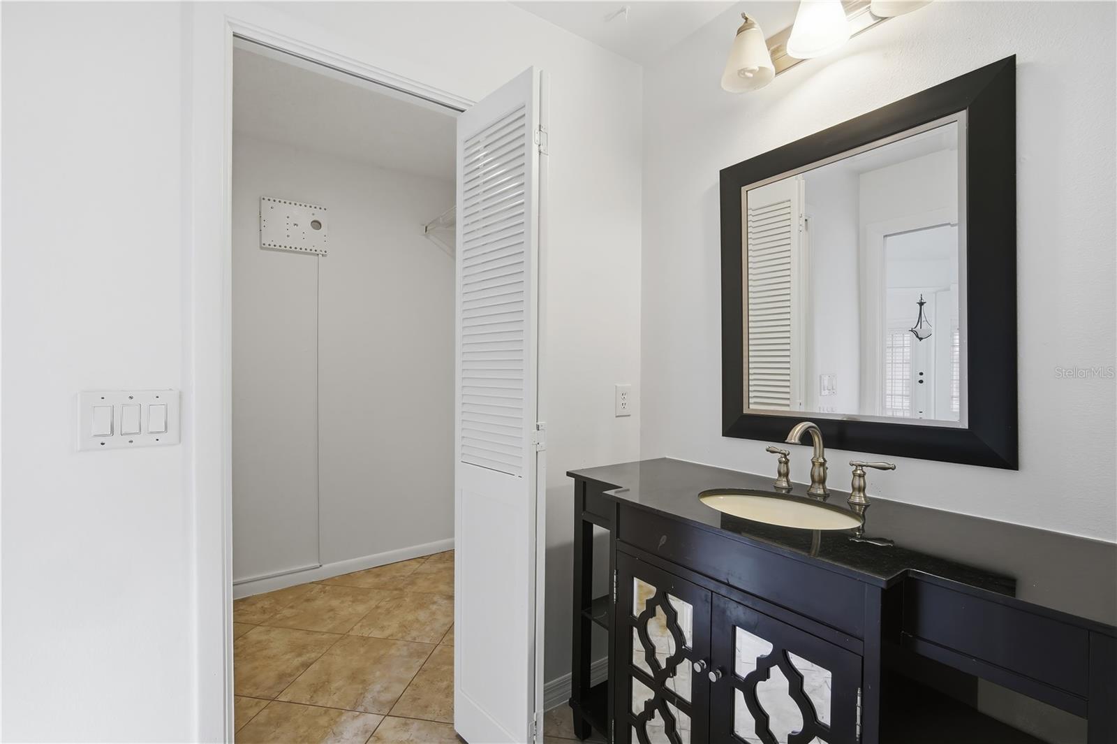 24724 SILVERSMITH DR — photo 17