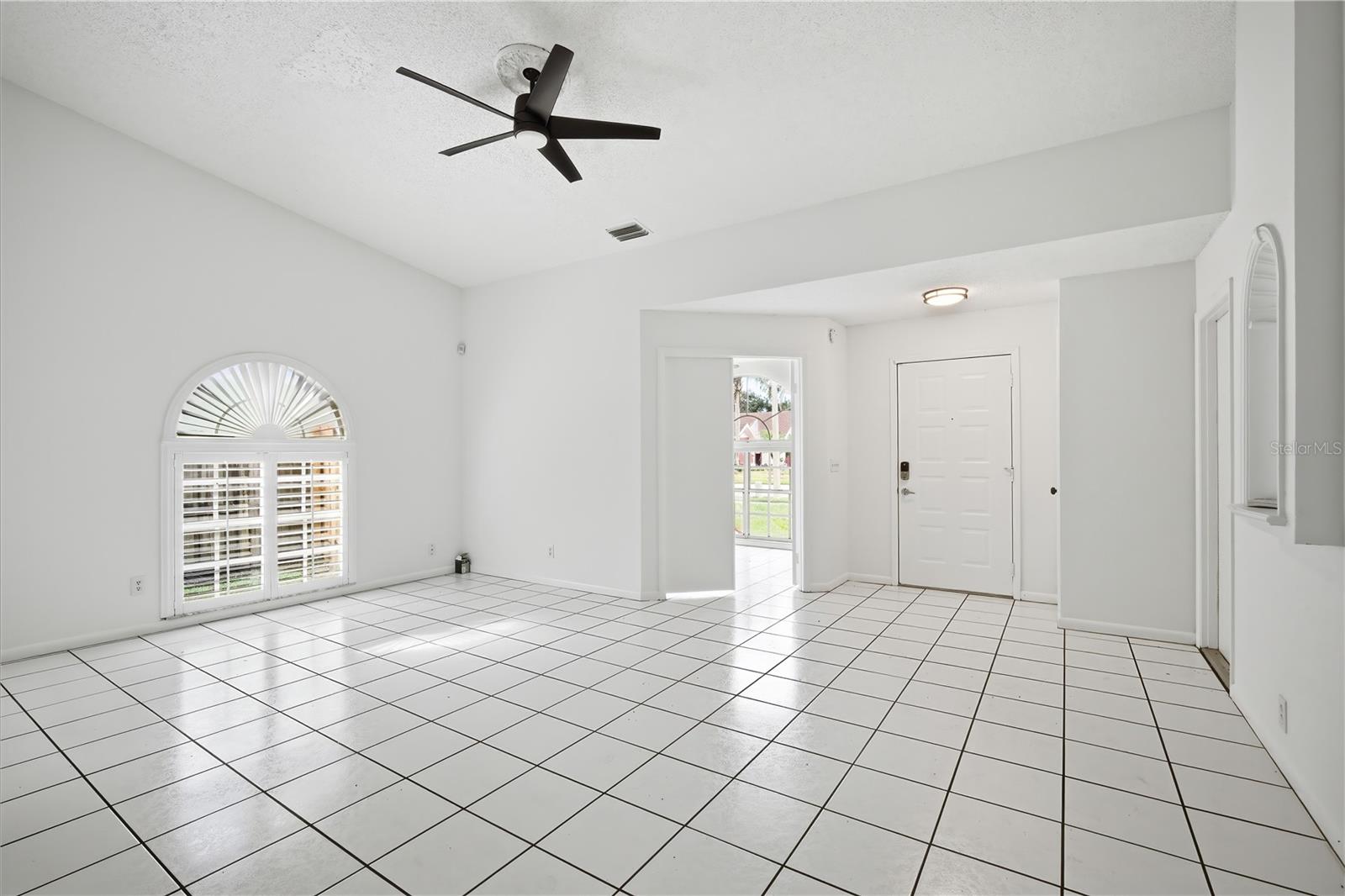 24724 SILVERSMITH DR — photo 9