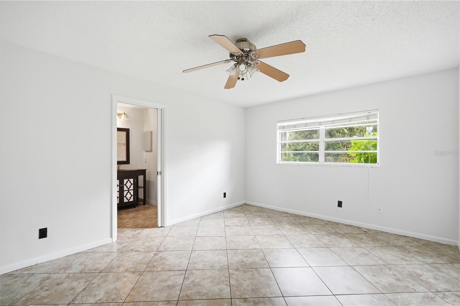 24724 SILVERSMITH DR — photo 14
