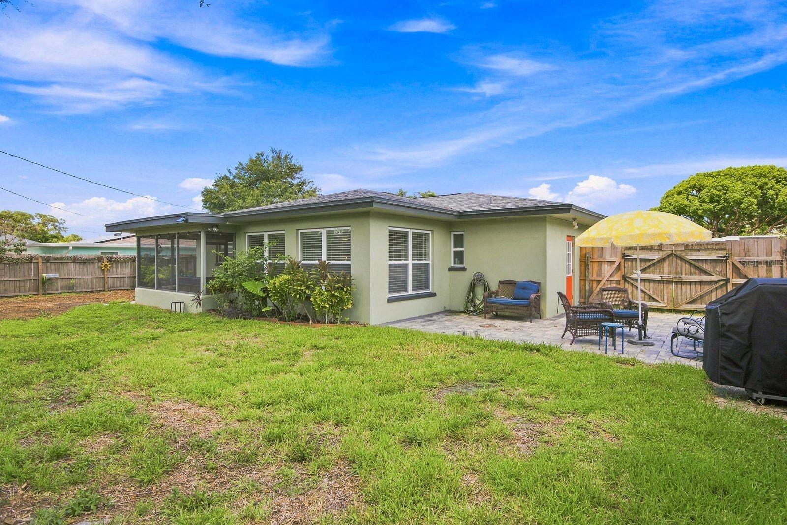 1631 ELIZABETH LN — photo 30