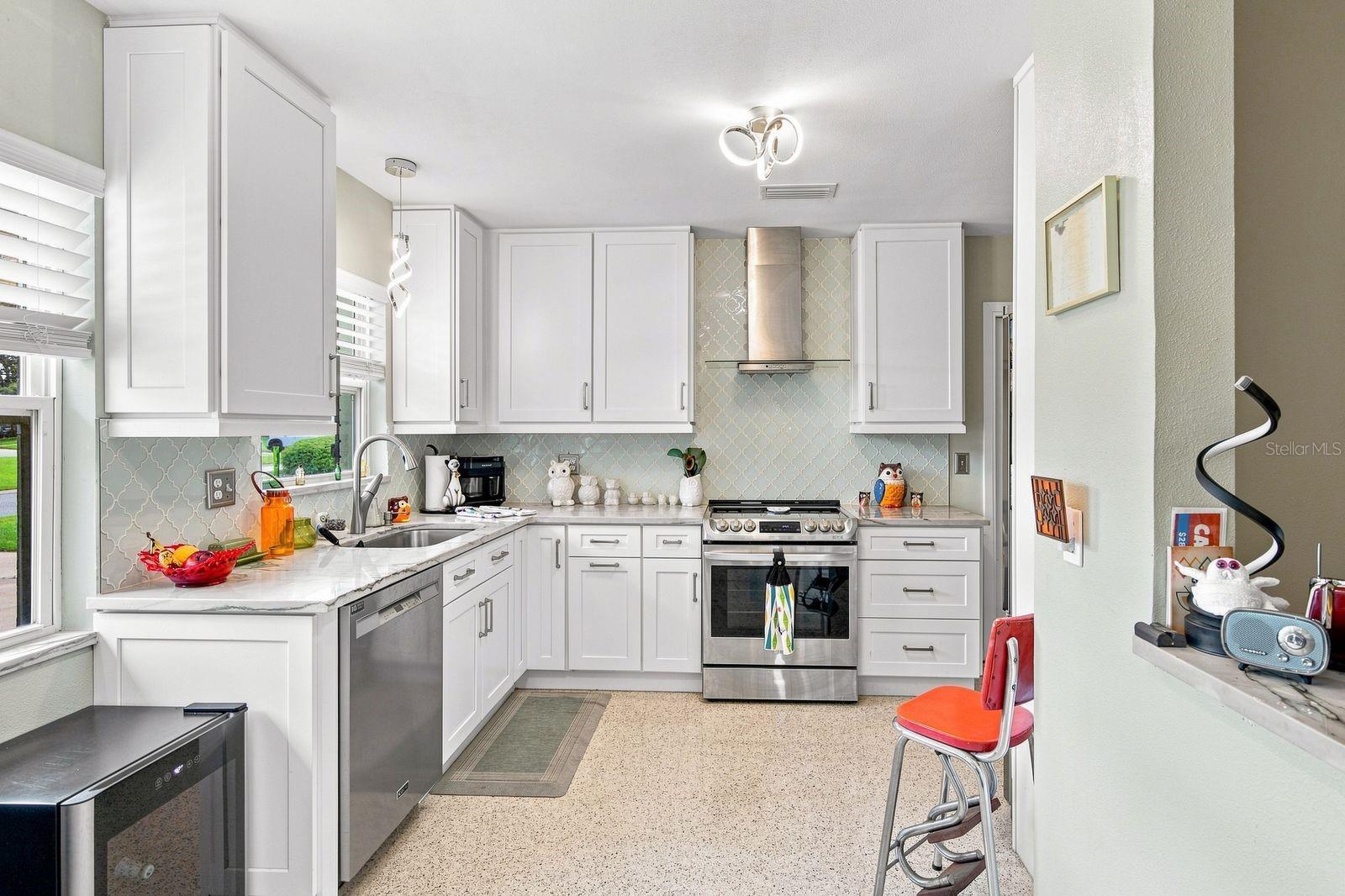 1631 ELIZABETH LN — photo 11