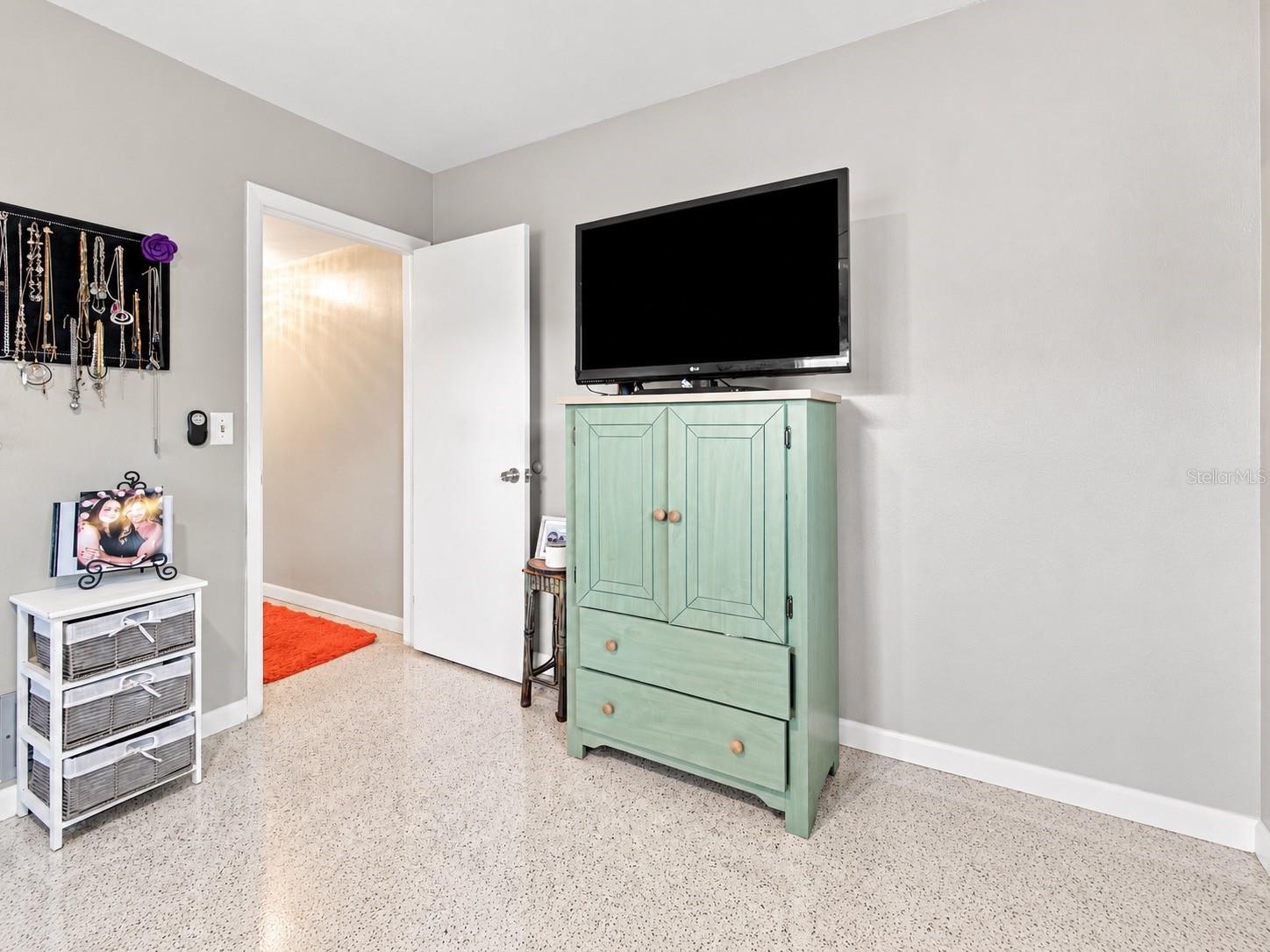 1631 ELIZABETH LN — photo 22