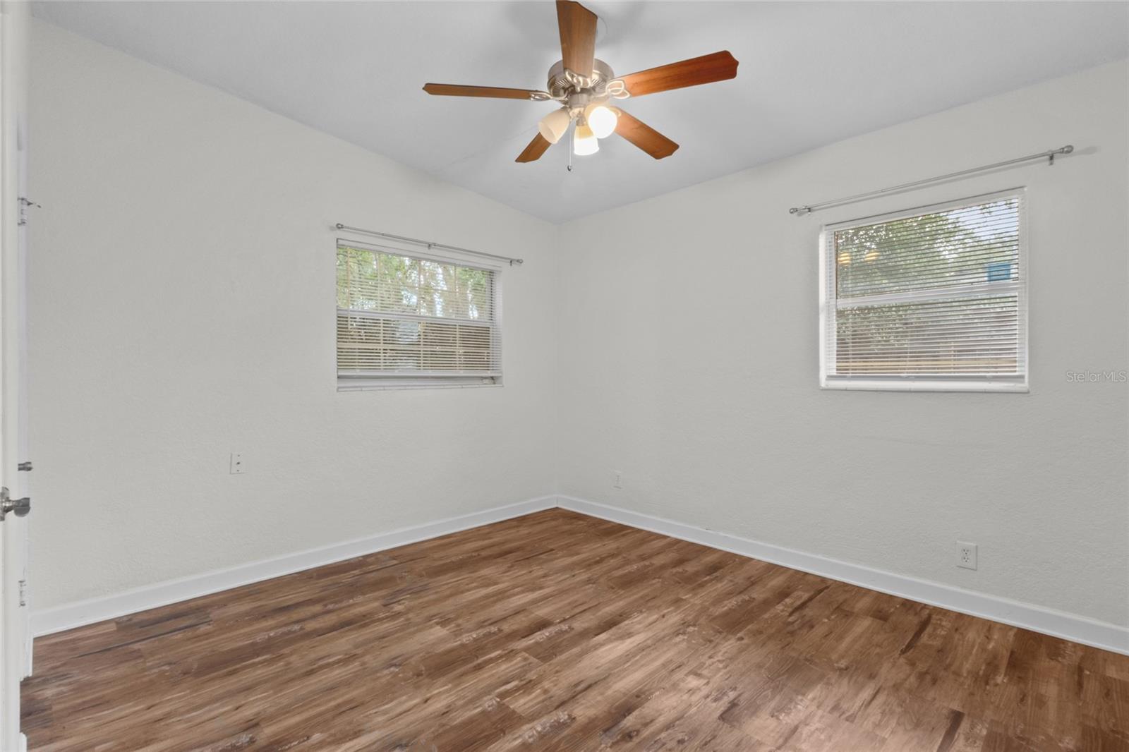 6711 DARTMOUTH AVE N — photo 26