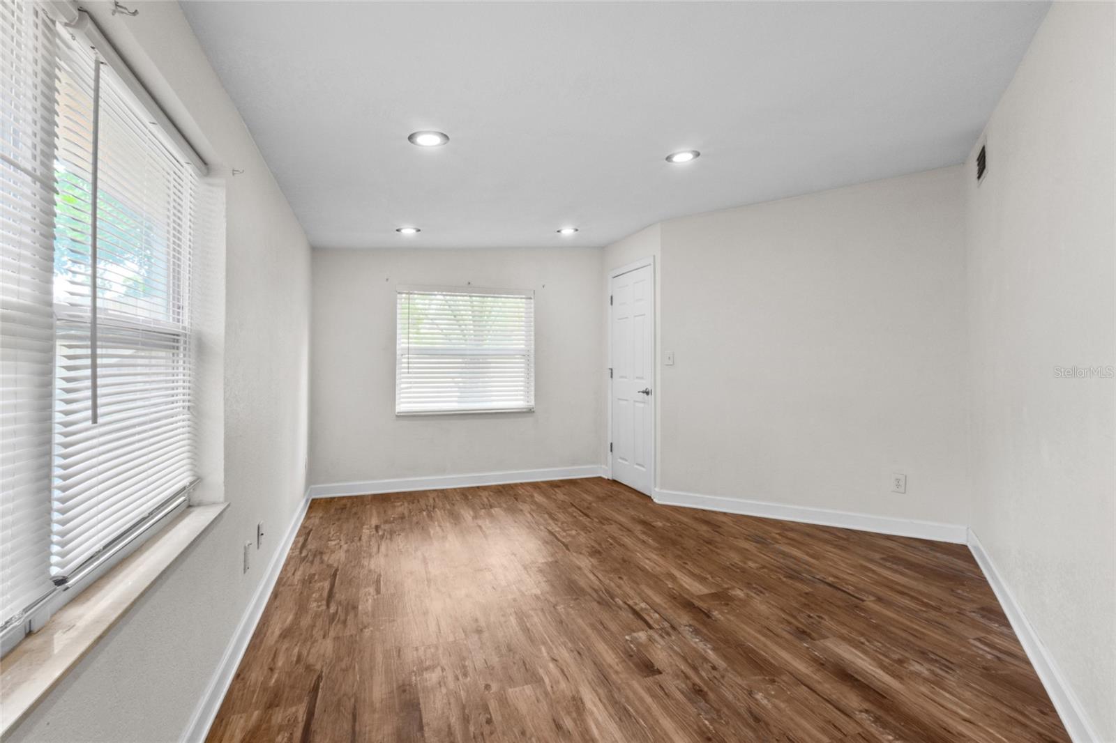 6711 DARTMOUTH AVE N — photo 12