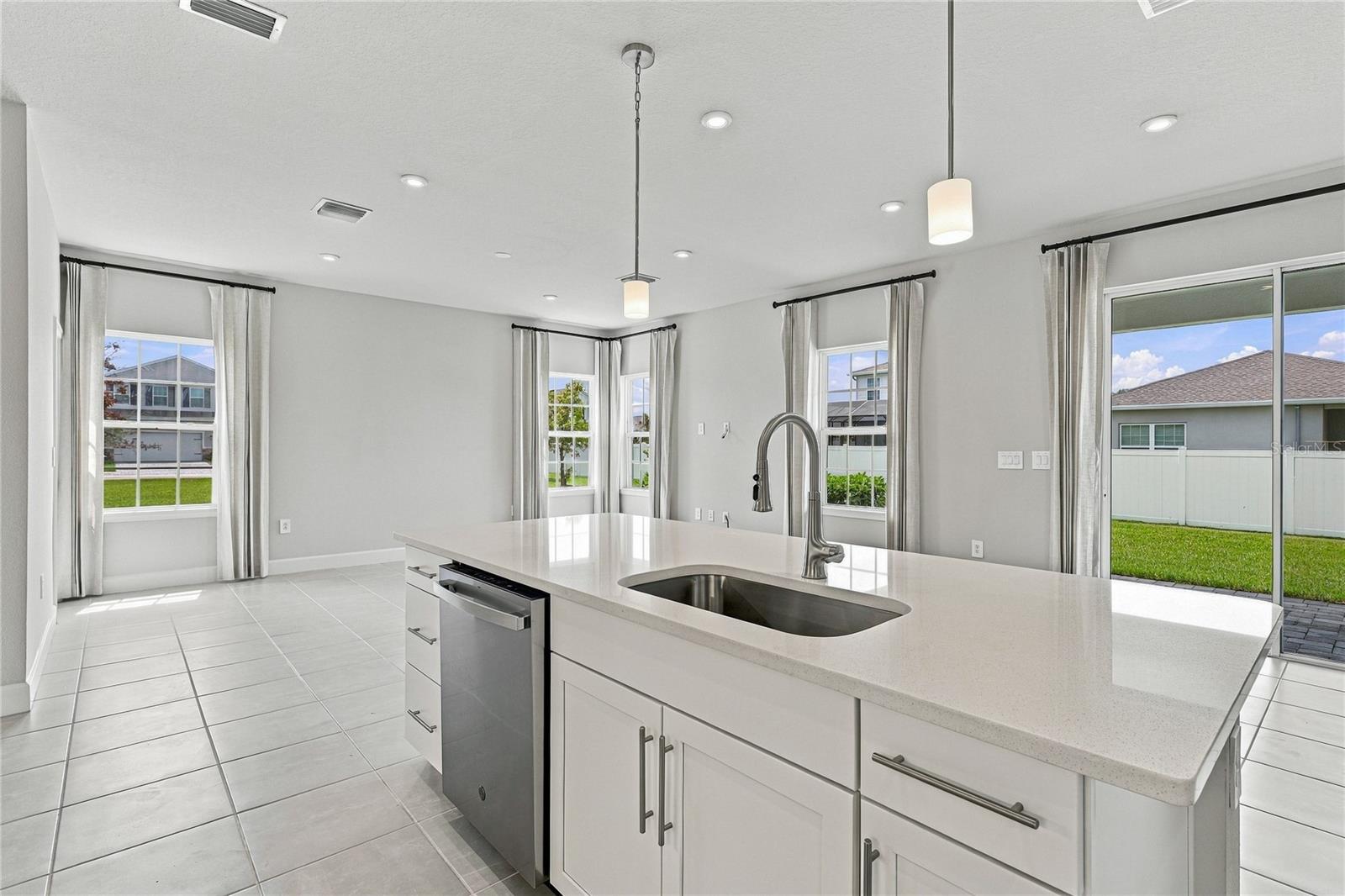 4640 ARDEN WAY — photo 9