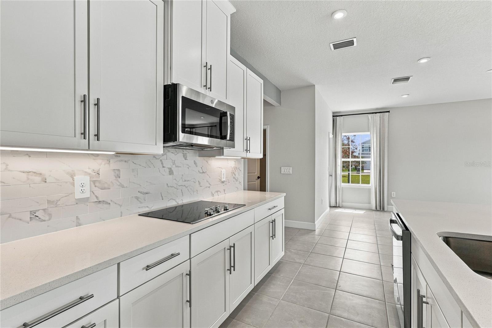 4640 ARDEN WAY — photo 8