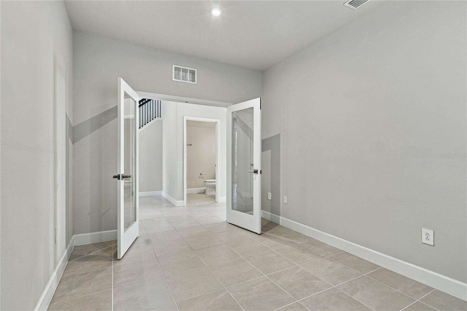 4640 ARDEN WAY — photo 14