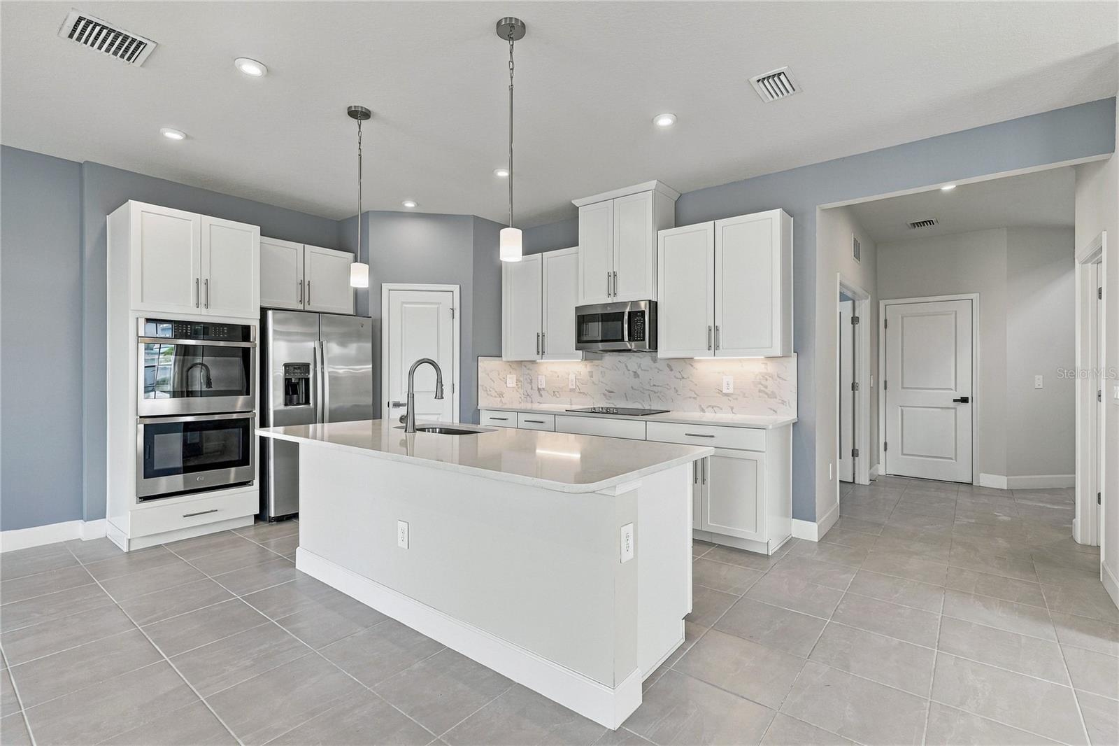 4640 ARDEN WAY — photo 6