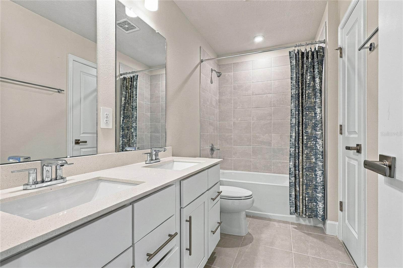 4640 ARDEN WAY — photo 26