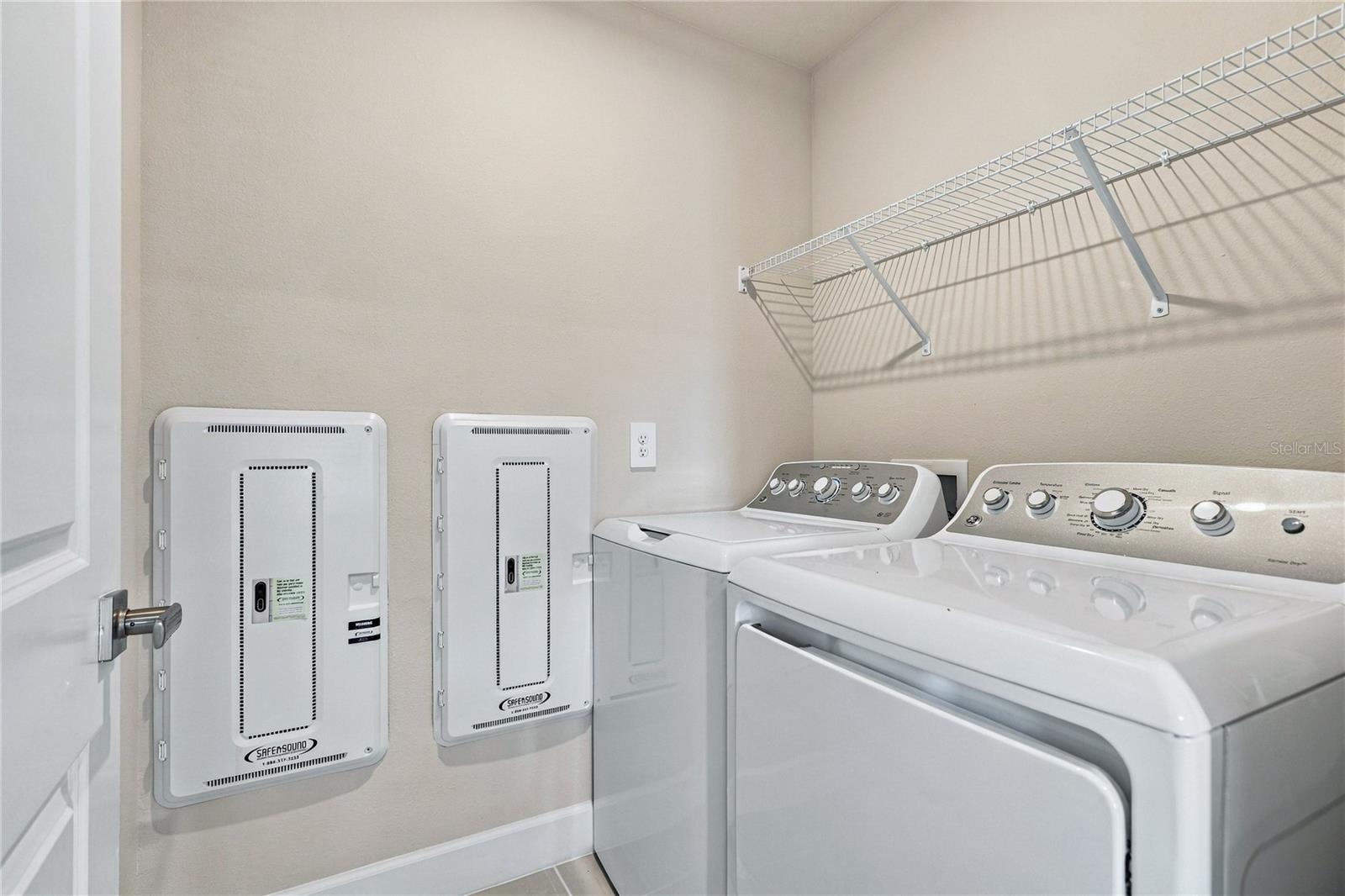 4640 ARDEN WAY — photo 31