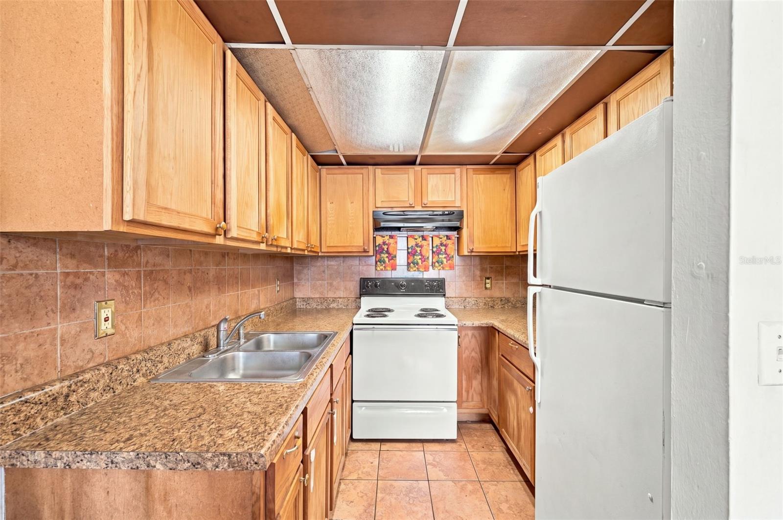 5709 TOWNHOUSE DR — photo 5