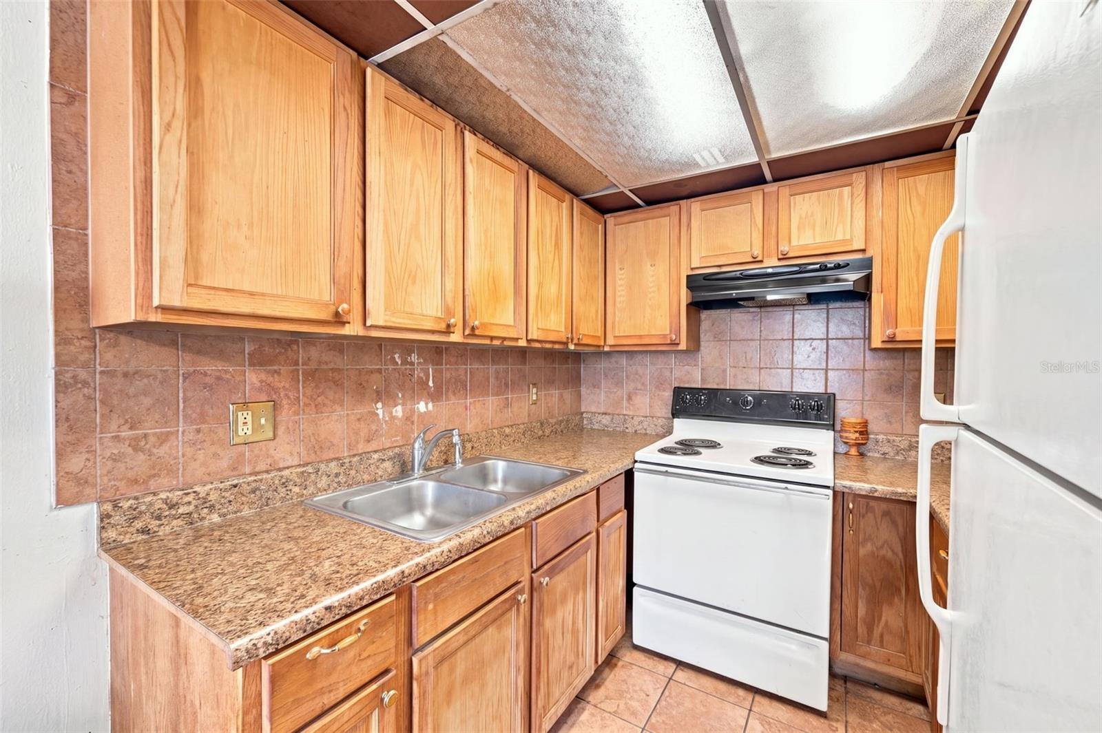 5709 TOWNHOUSE DR — photo 6