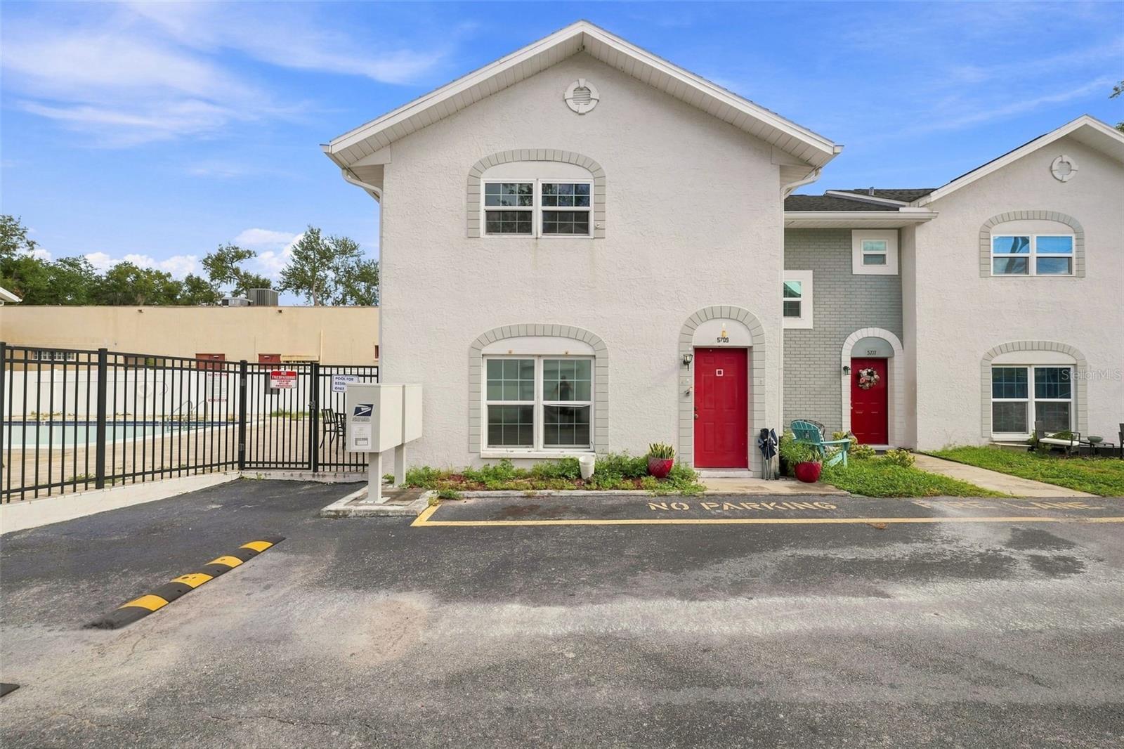 5709 TOWNHOUSE DR — photo 12