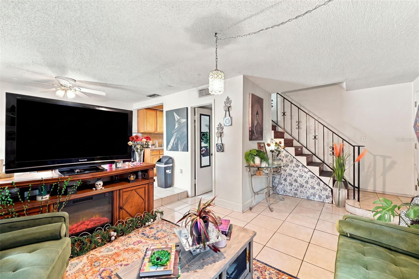 5709 TOWNHOUSE DR — photo 3