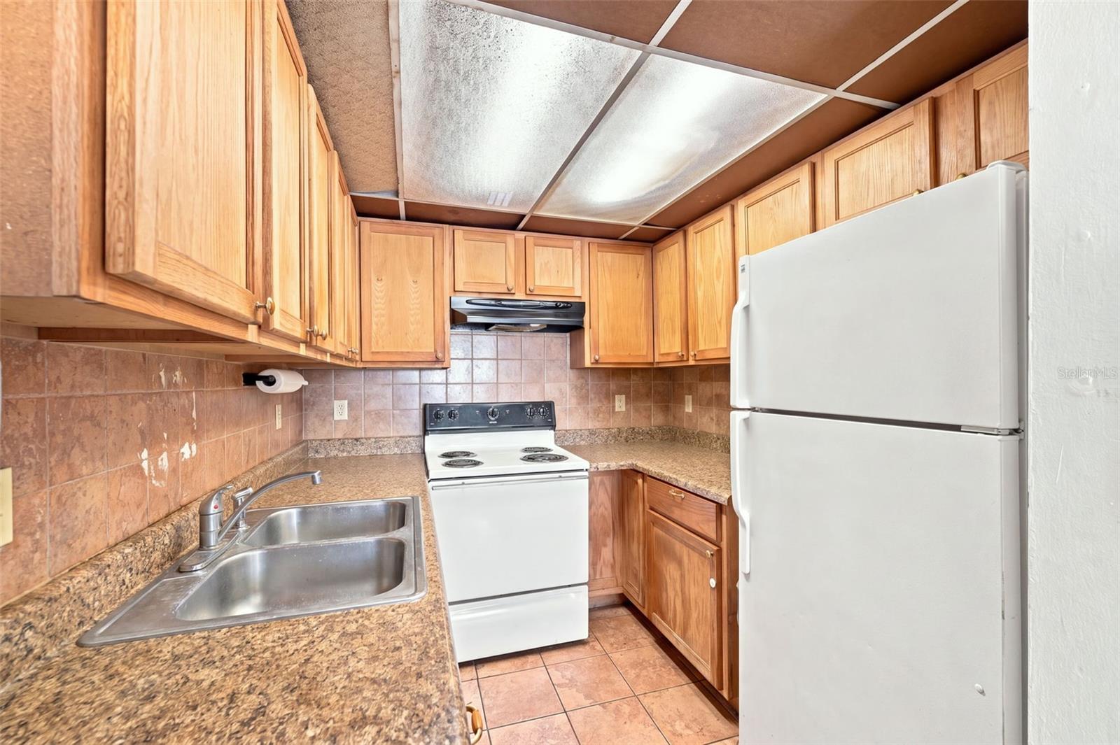 5709 TOWNHOUSE DR — photo 22