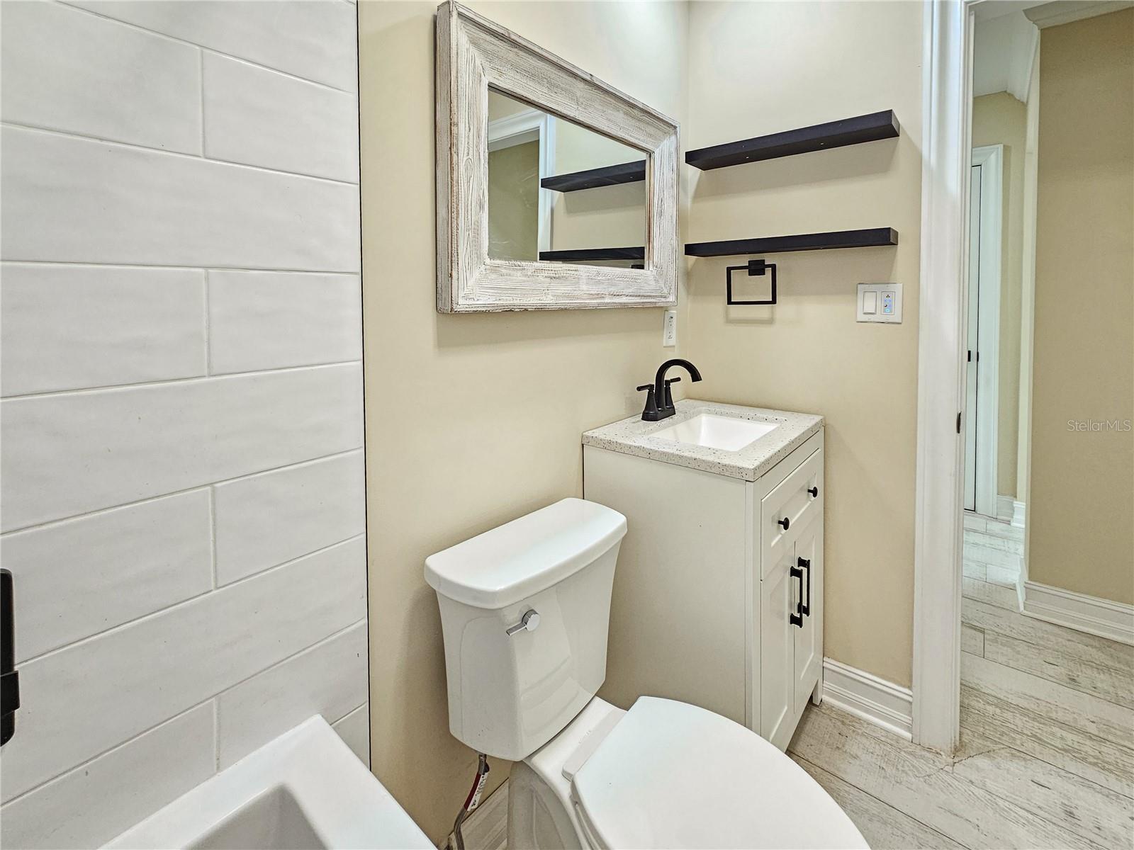 3982 POINSETTIA DR — photo 33