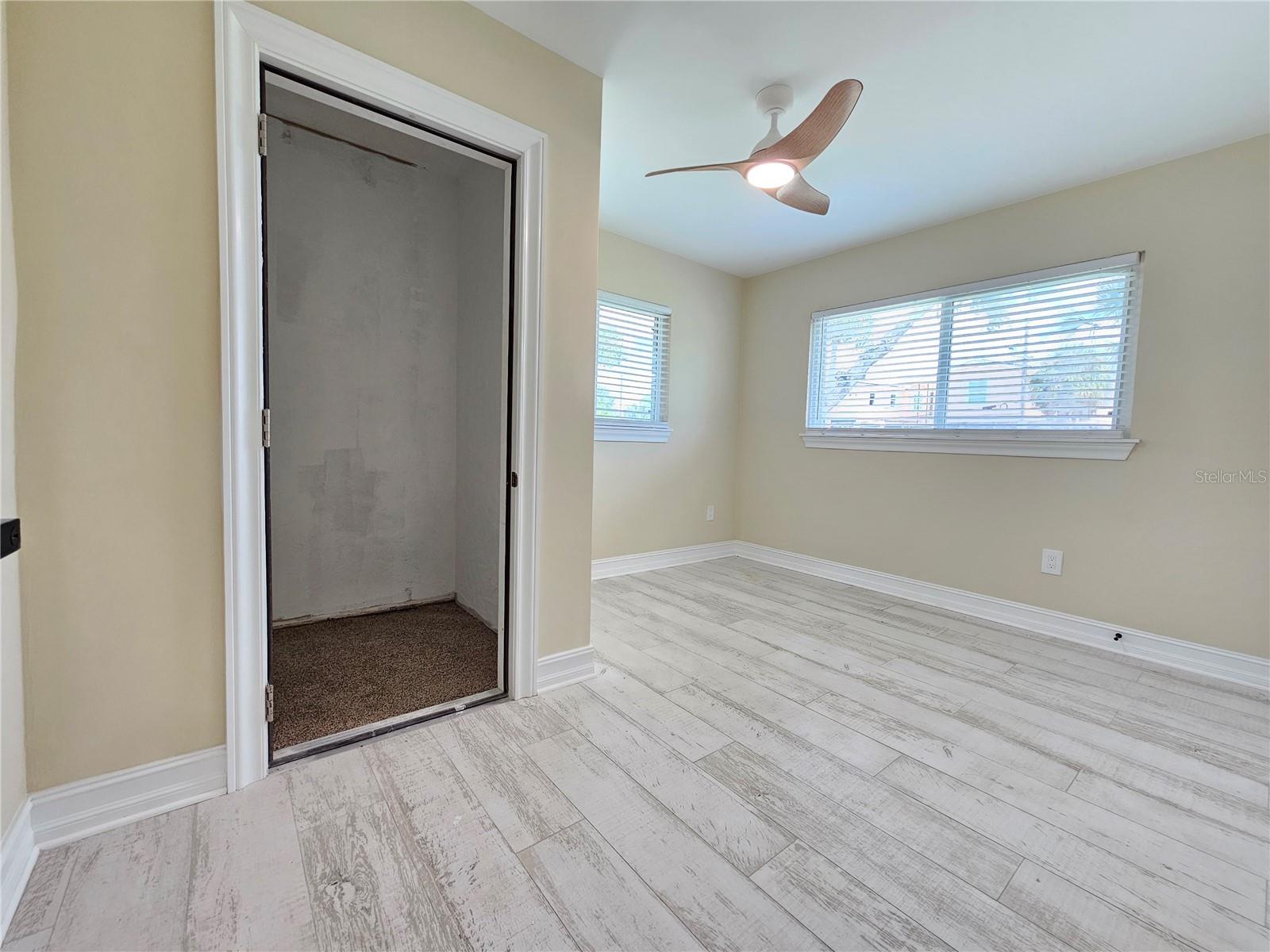 3982 POINSETTIA DR — photo 39