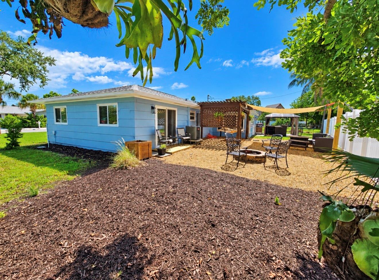 3982 POINSETTIA DR — photo 56