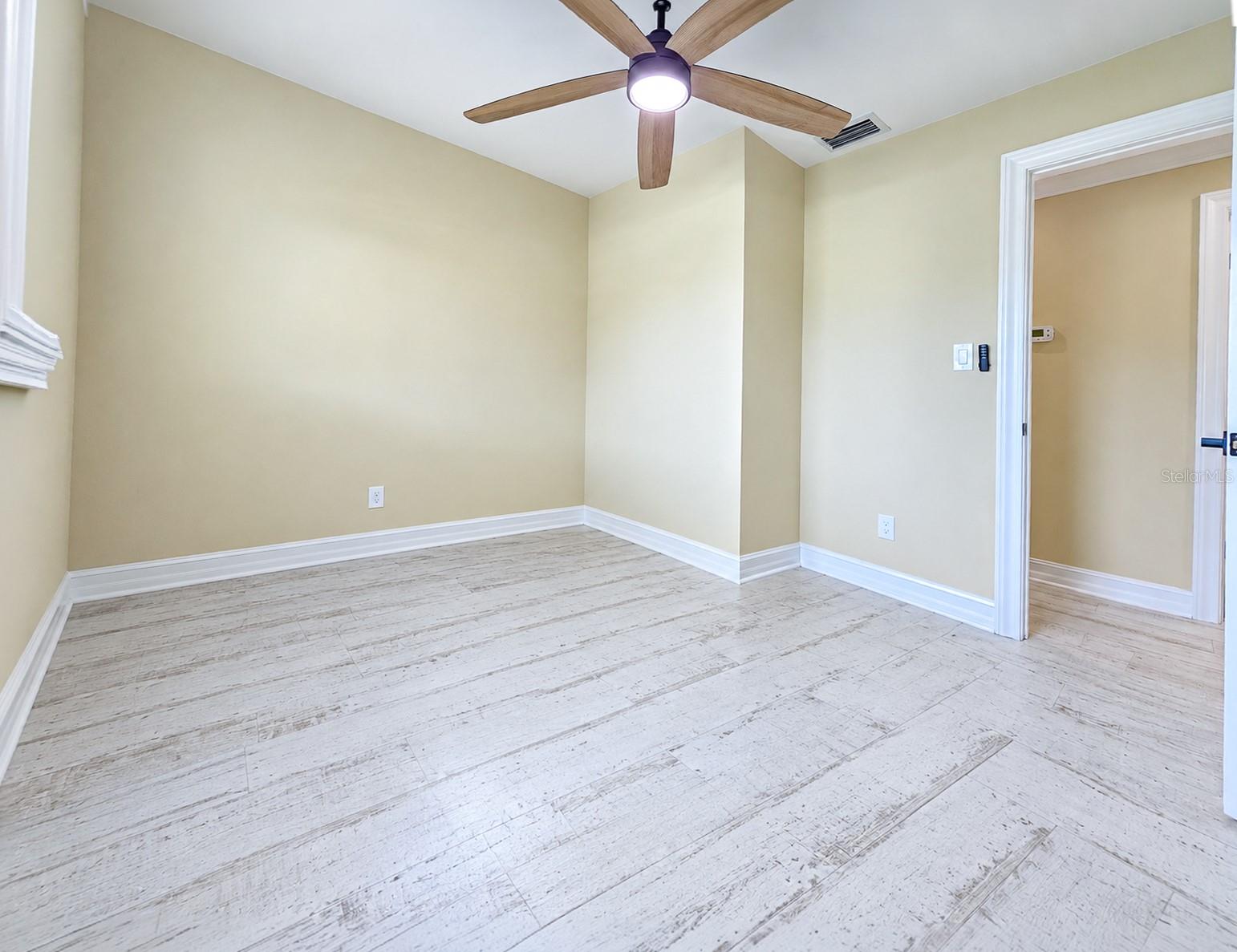 3982 POINSETTIA DR — photo 37