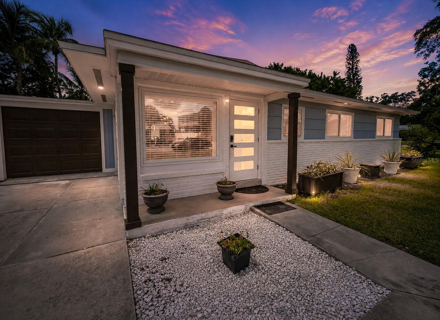 3982 POINSETTIA DR — photo 16