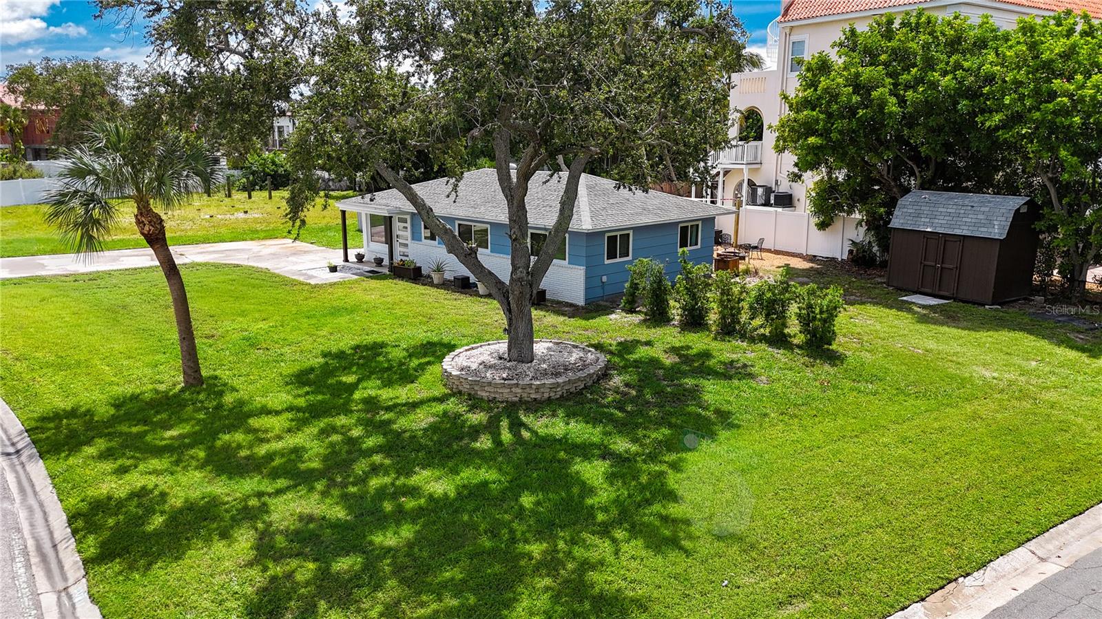 3982 POINSETTIA DR — photo 9