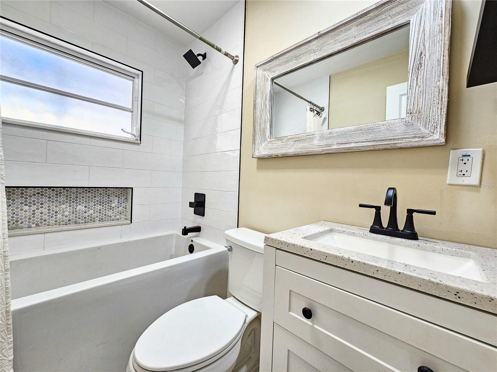 3982 POINSETTIA DR — photo 32