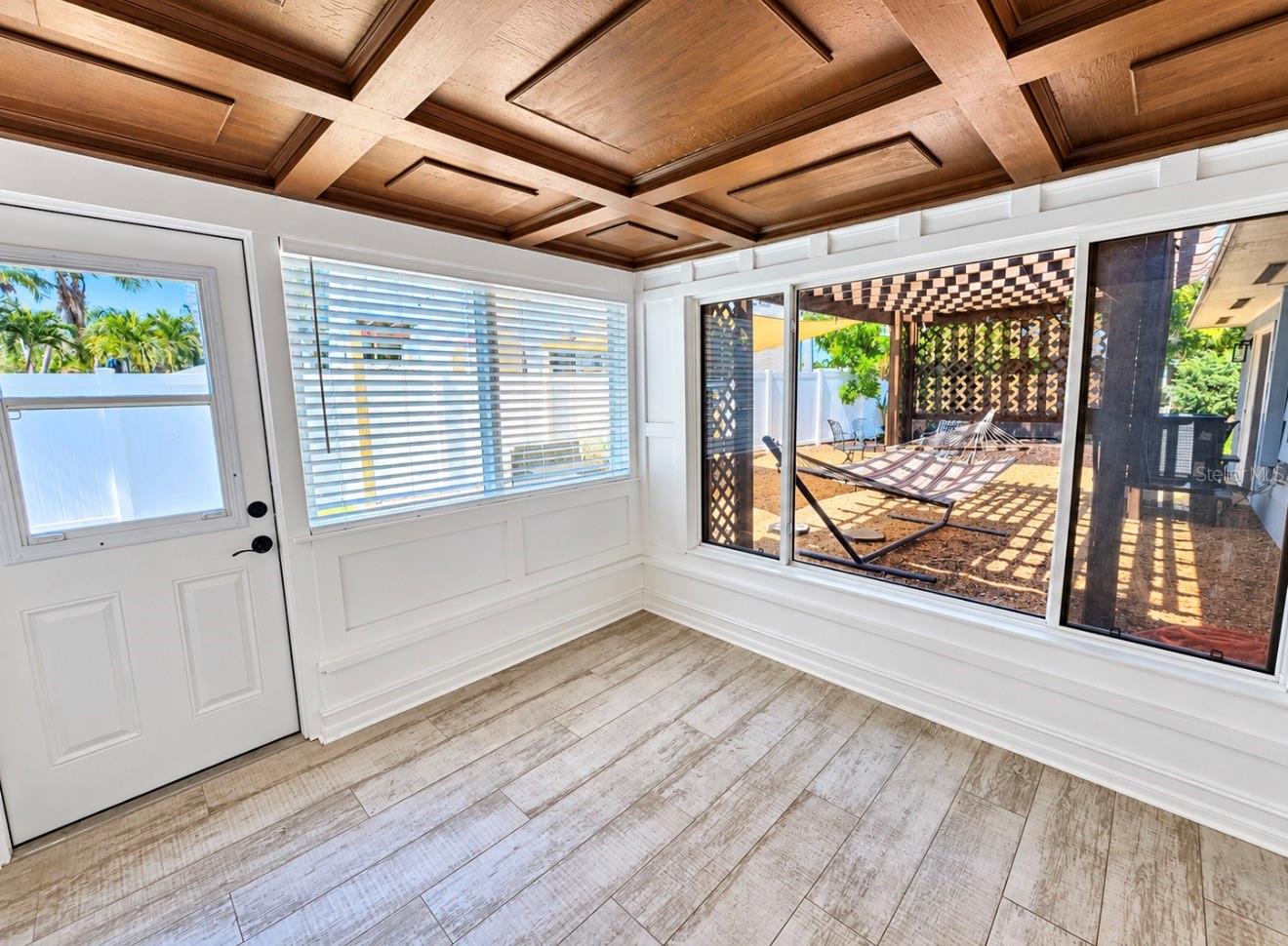 3982 POINSETTIA DR — photo 28