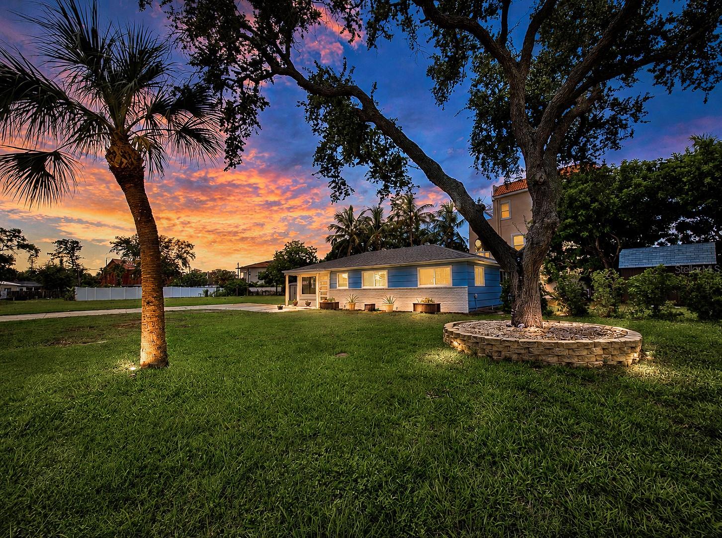 3982 POINSETTIA DR — photo 14
