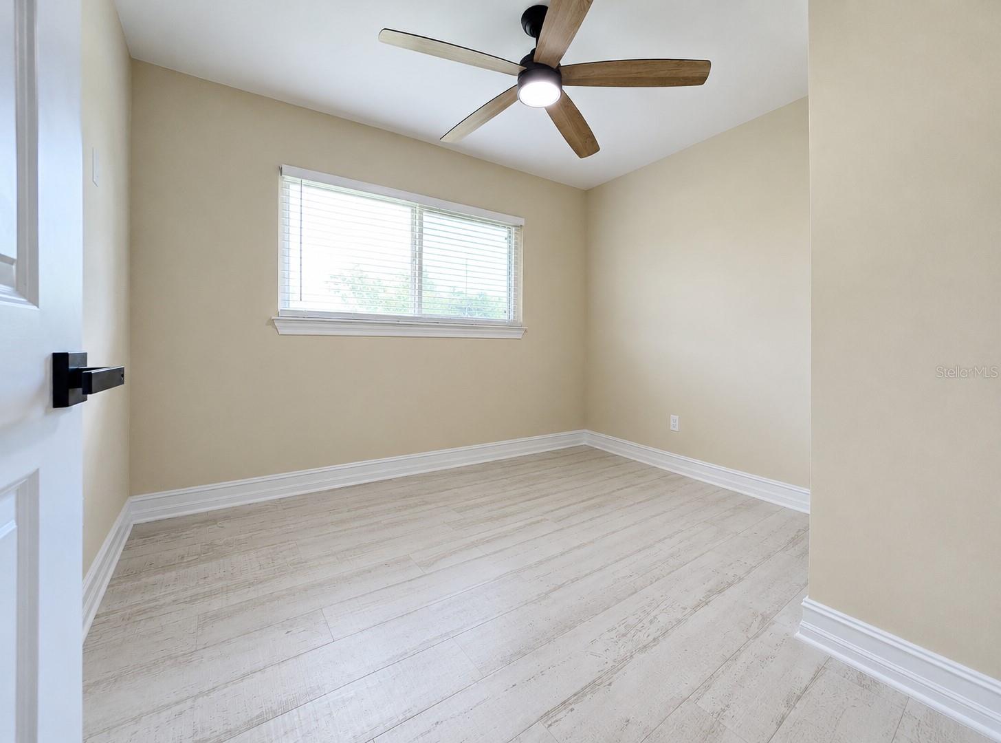 3982 POINSETTIA DR — photo 36