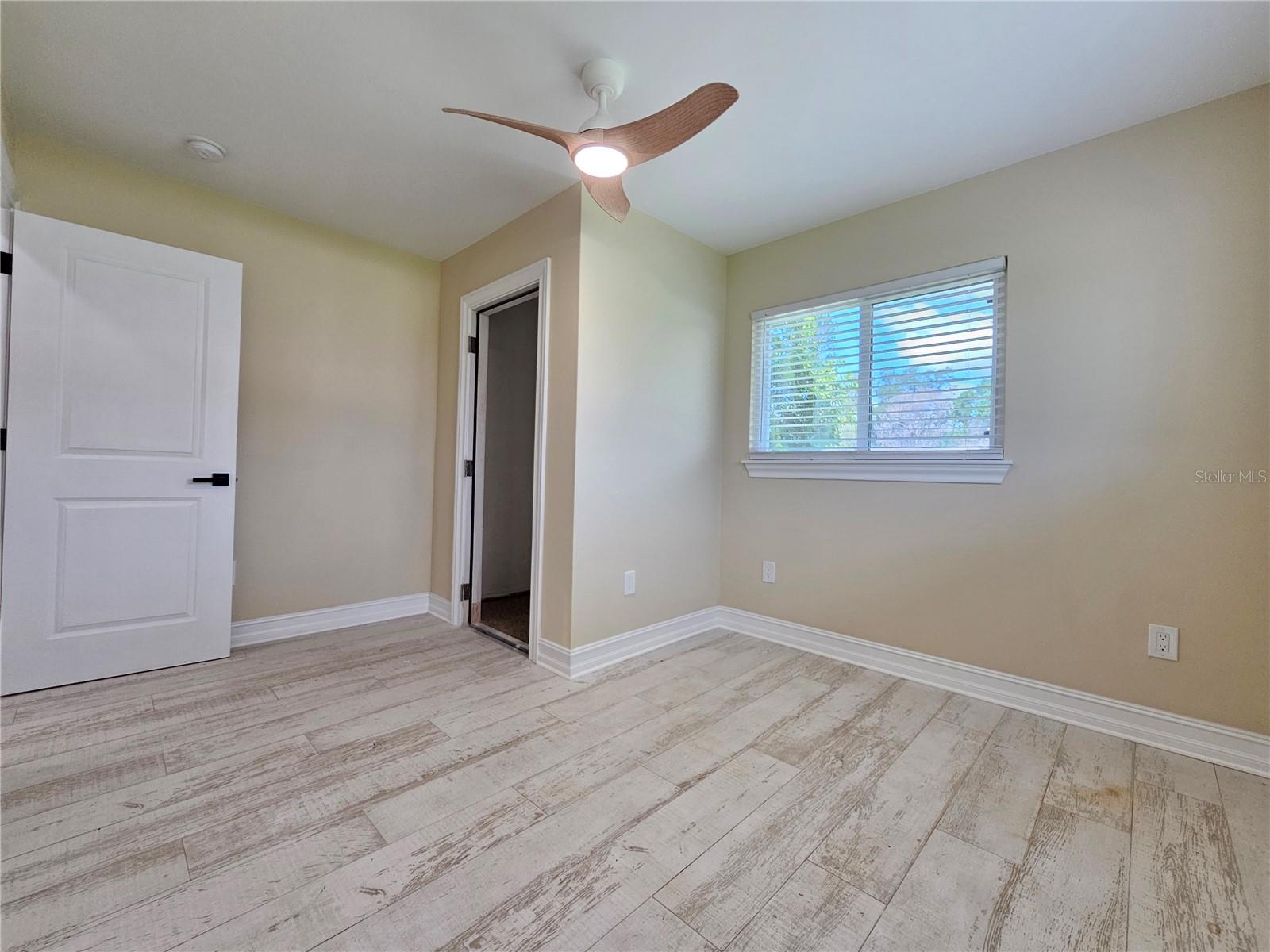 3982 POINSETTIA DR — photo 40