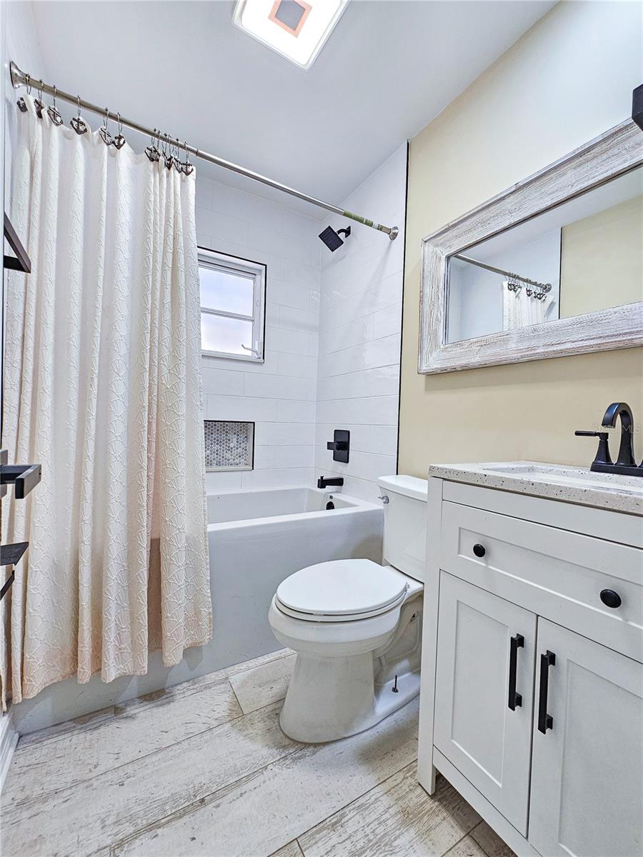 3982 POINSETTIA DR — photo 31