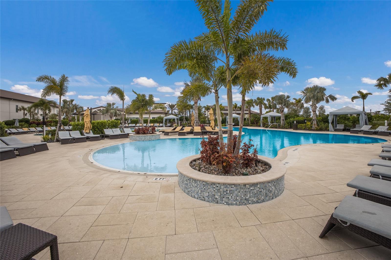 3471 HILLTOP CIR — photo 4