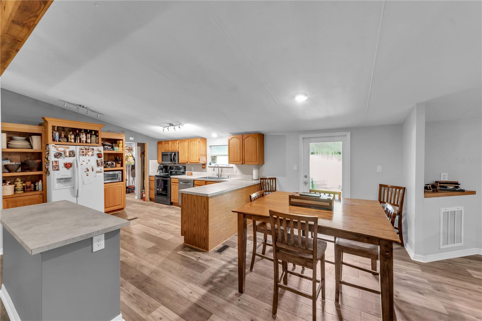 5753 N DORMANY RD — photo 9
