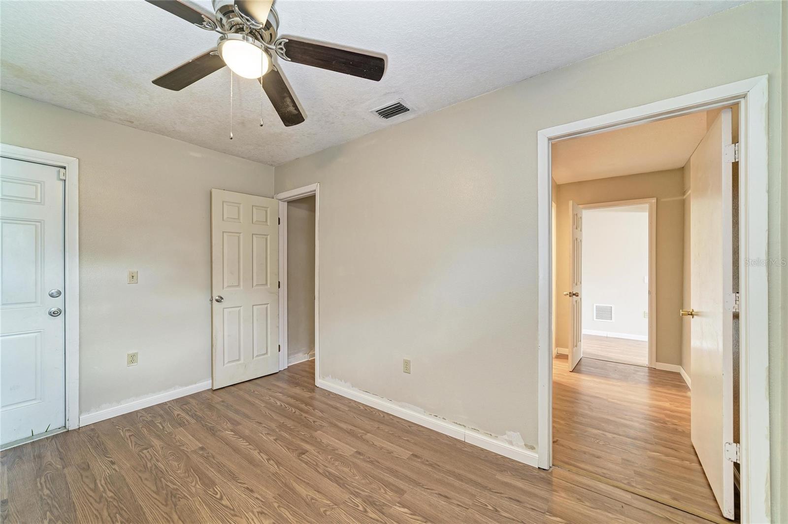 5423 21ST ST W — photo 28