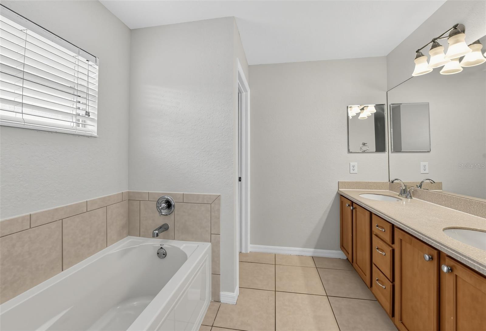 7026 MONTAUK POINT XING — photo 27